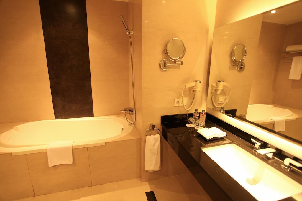 Mercure Banjarmasin Banjarmasin  Exterior photo